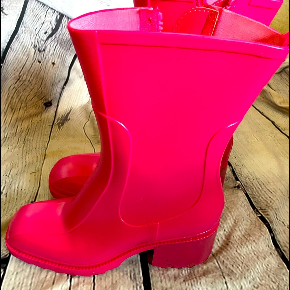 Size 8 Pink Rain Boots